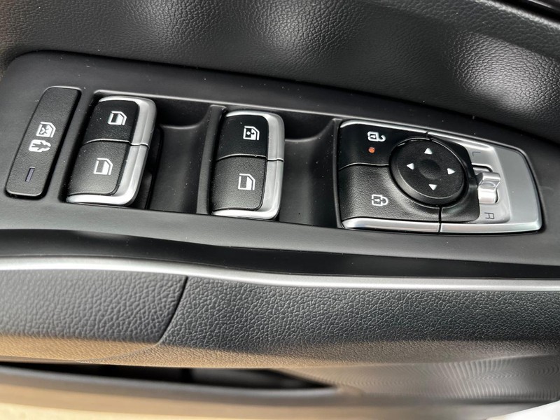 Kia Sorento Vehicle Image 14