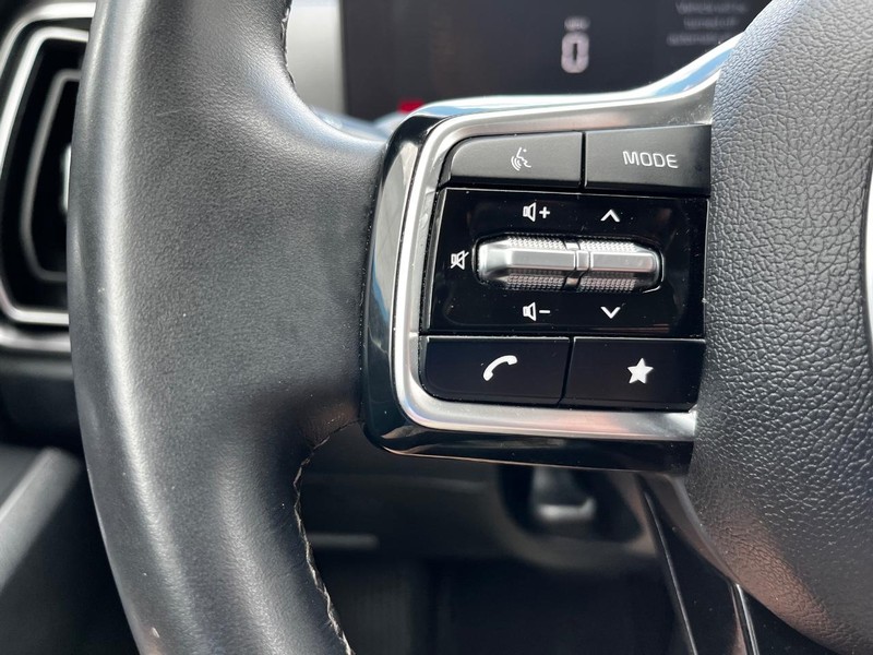 Kia Sorento Vehicle Image 16