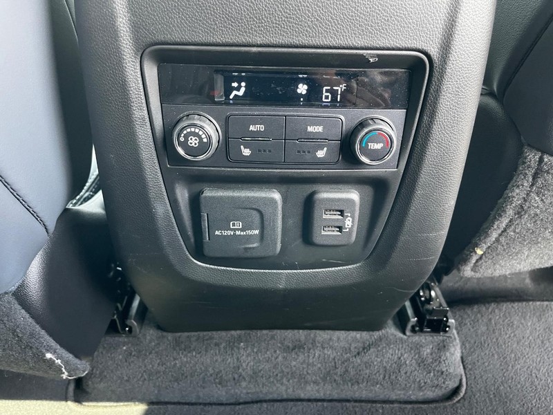 Buick Enclave Vehicle Image 12