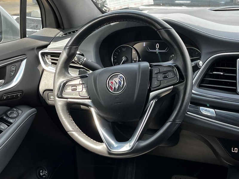 Buick Enclave Vehicle Image 14