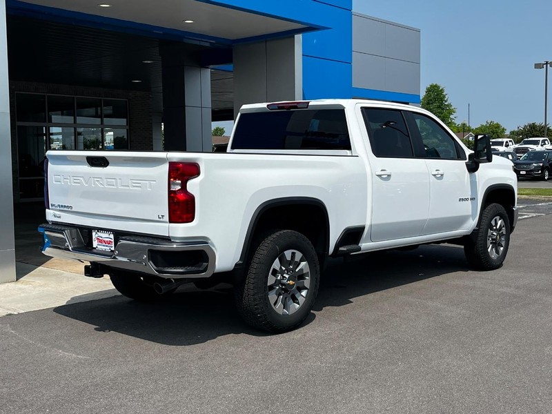 Chevrolet Silverado 2500HD Vehicle Image 03