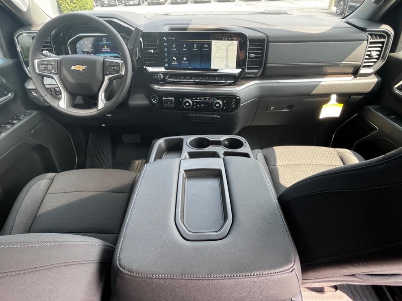 Chevrolet Silverado 2500HD Vehicle Image 05