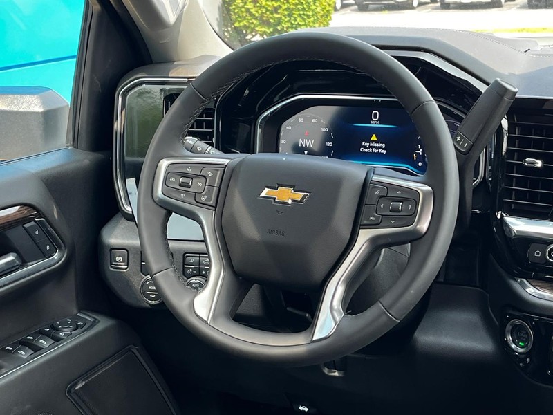 Chevrolet Silverado 2500HD Vehicle Image 06