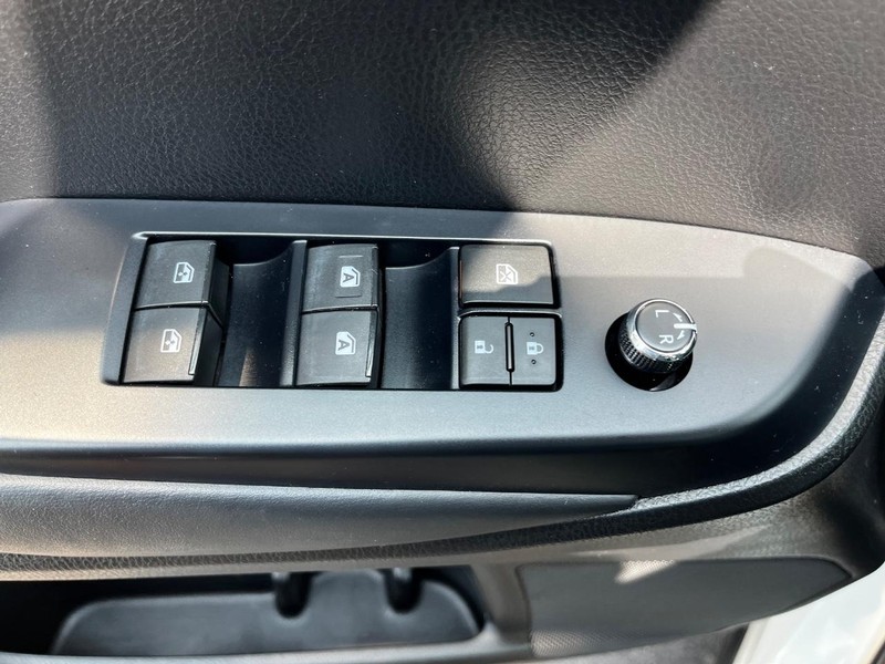 Toyota Highlander Vehicle Image 17