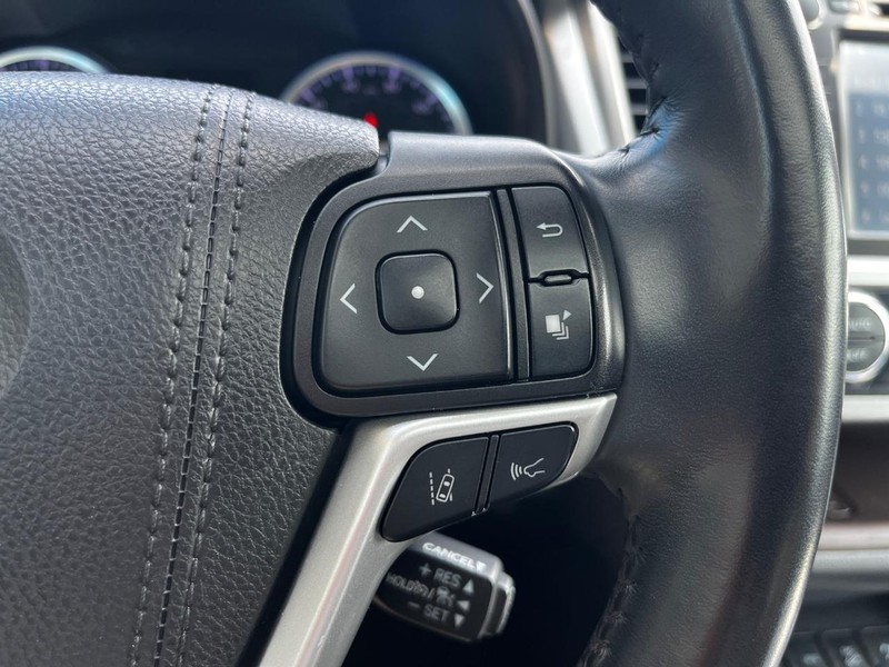 Toyota Highlander Vehicle Image 20