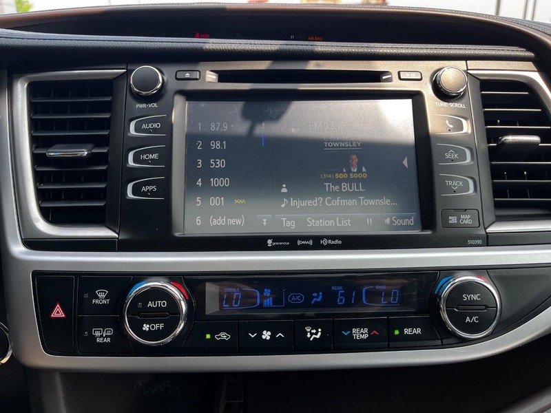 Toyota Highlander Vehicle Image 23