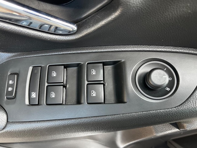 Chevrolet Trax Vehicle Image 14