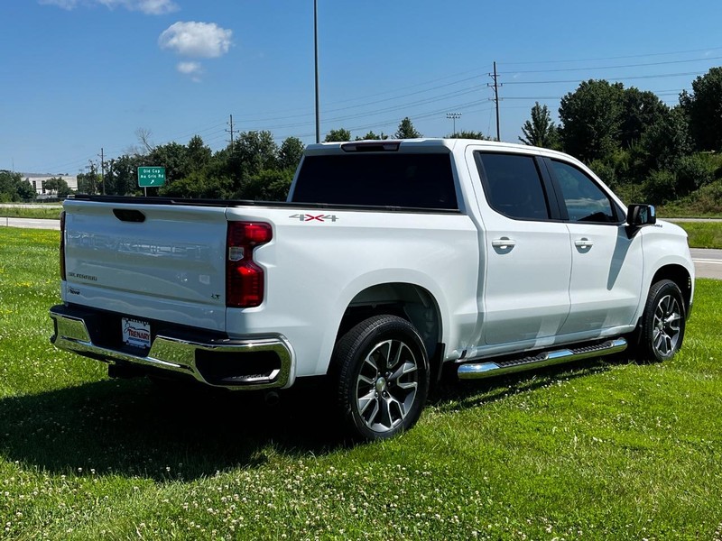 Chevrolet Silverado 1500 Vehicle Image 03