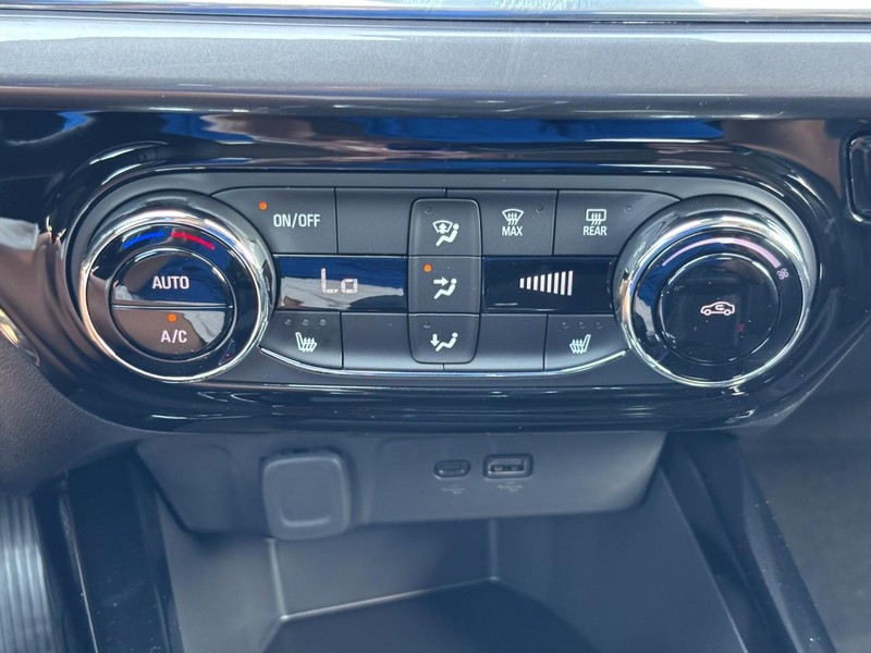 Chevrolet Trax Vehicle Image 16