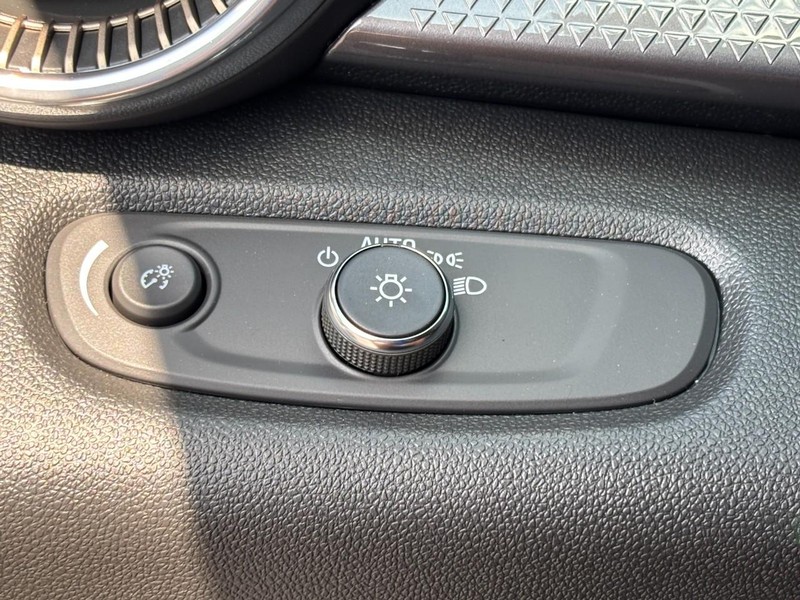 Chevrolet Trax Vehicle Image 11