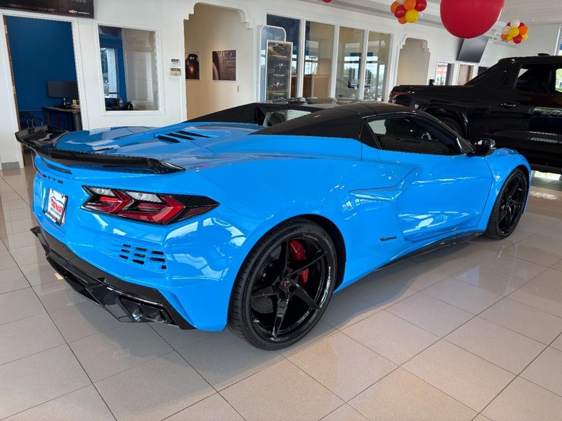 Chevrolet Corvette Vehicle Image 03