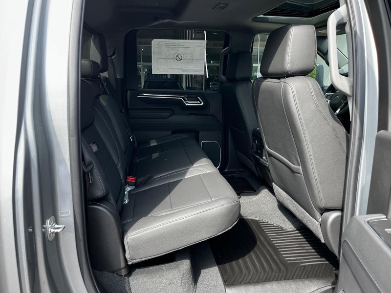 Chevrolet Silverado 2500HD Vehicle Image 04