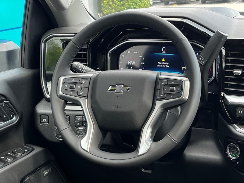 Chevrolet Silverado 2500HD Vehicle Image 08