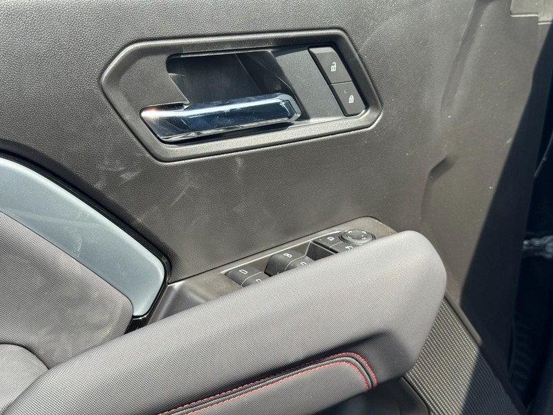 Chevrolet Colorado Vehicle Image 10