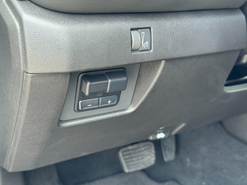 Chevrolet Colorado Vehicle Image 11