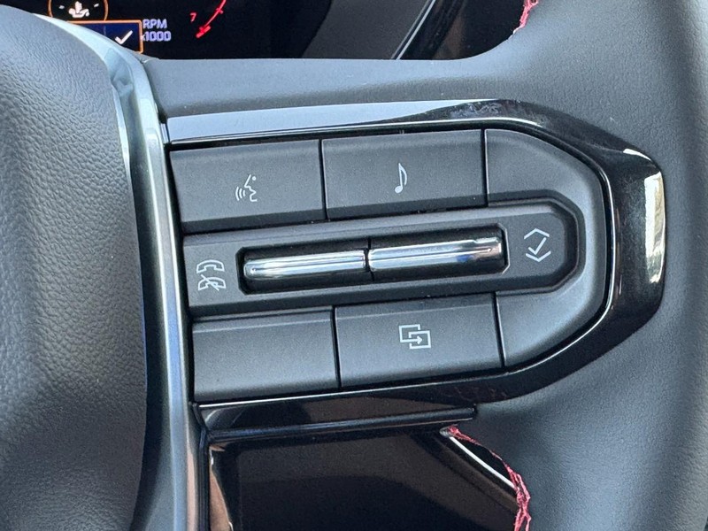 Chevrolet Colorado Vehicle Image 13