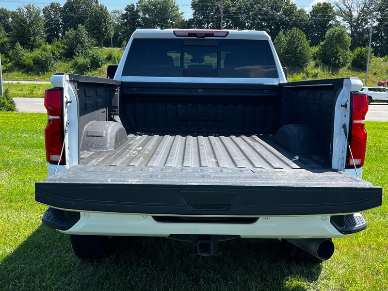 Chevrolet Silverado 2500HD Vehicle Image 05