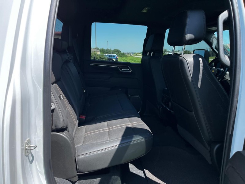 Chevrolet Silverado 2500HD Vehicle Image 10