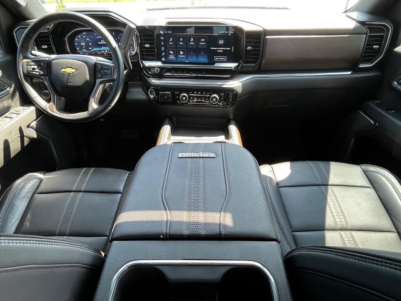 Chevrolet Silverado 2500HD Vehicle Image 13