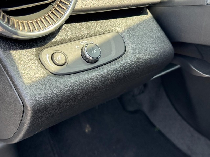 Chevrolet Trax Vehicle Image 11