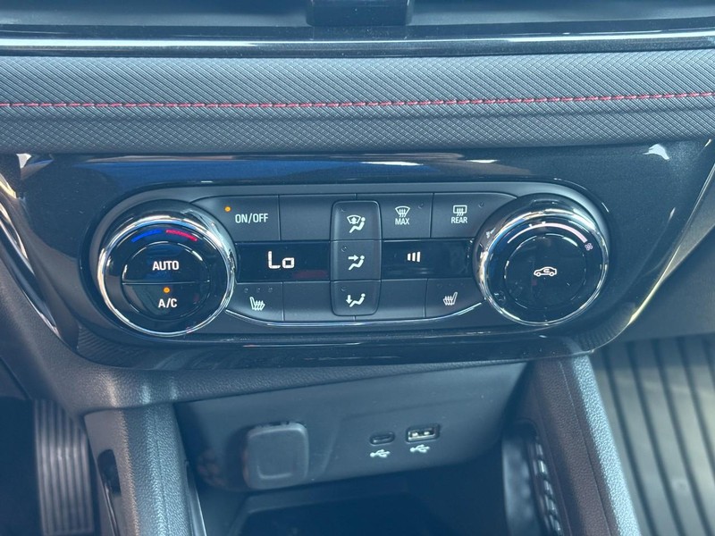 Chevrolet TrailBlazer Vehicle Image 17