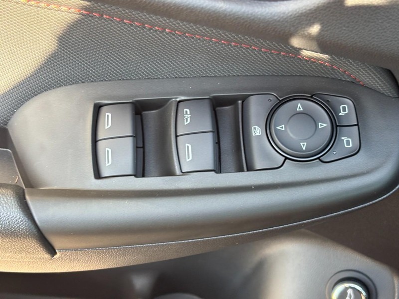 Chevrolet TrailBlazer Vehicle Image 18