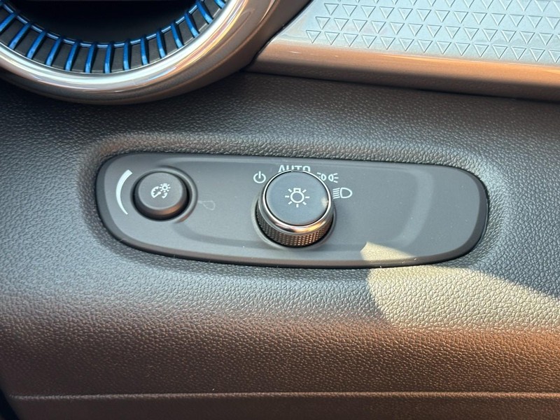 Chevrolet Trax Vehicle Image 11