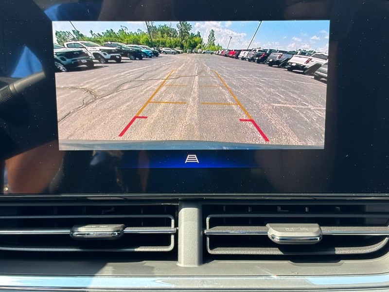 Chevrolet Trax Vehicle Image 16