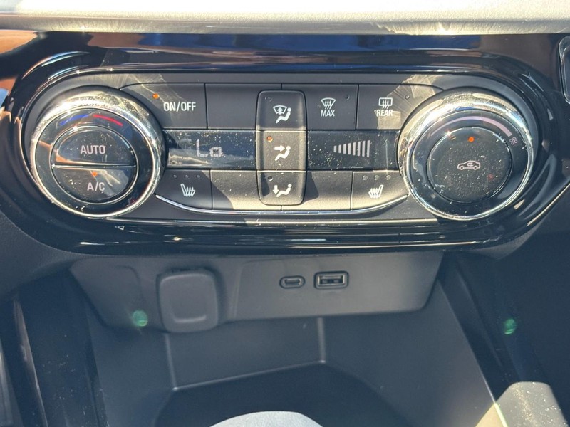 Chevrolet Trax Vehicle Image 17