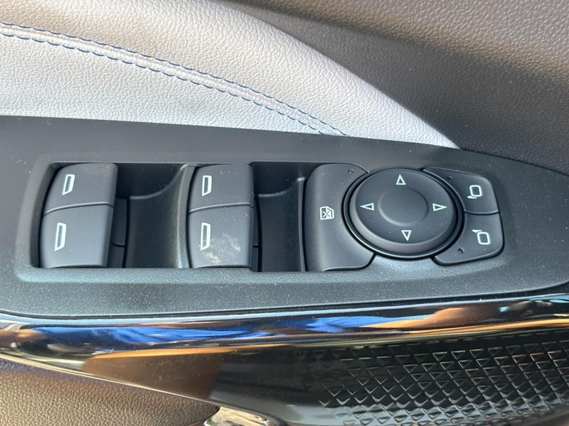 Chevrolet Trax Vehicle Image 18