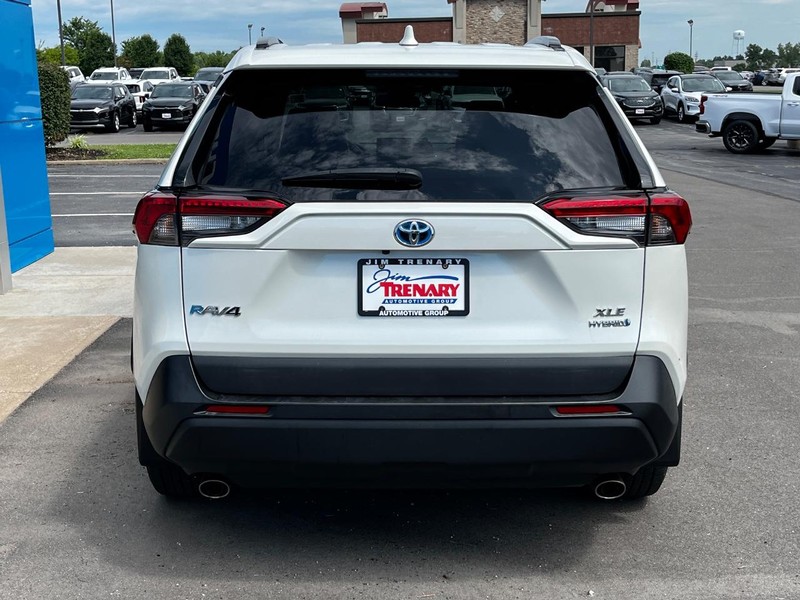 Toyota RAV4 Hybrid Vehicle Image 04