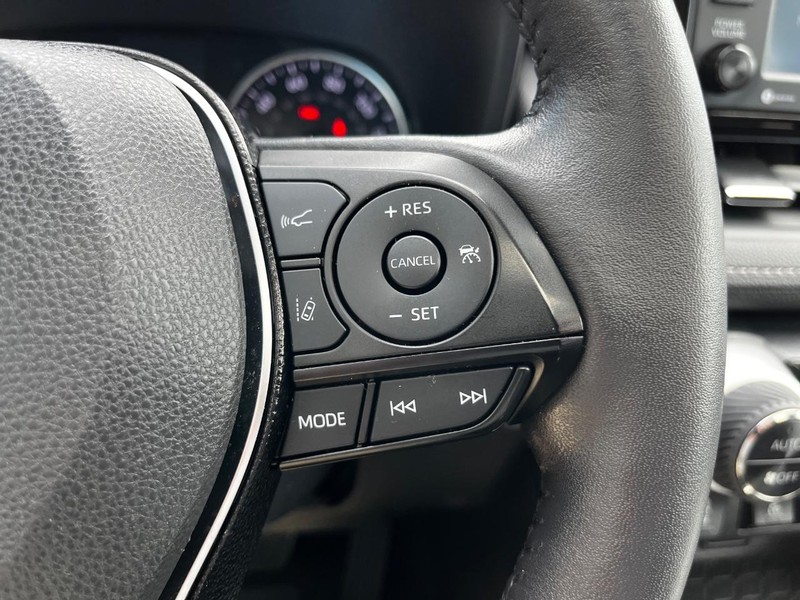 Toyota RAV4 Hybrid Vehicle Image 18