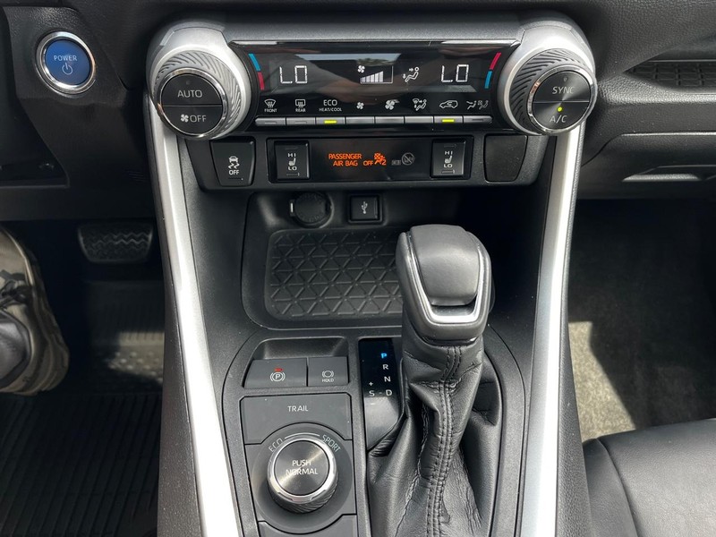 Toyota RAV4 Hybrid Vehicle Image 20