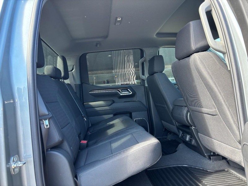 Chevrolet Silverado 1500 Vehicle Image 05