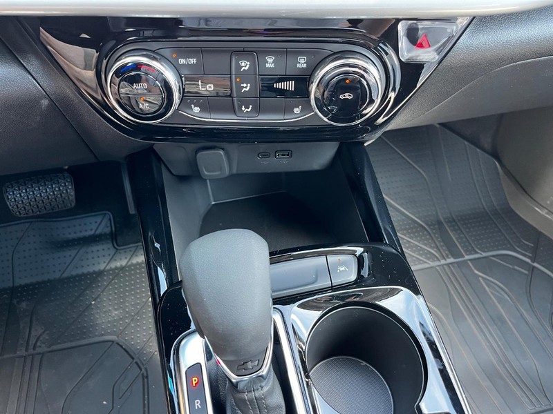 Chevrolet Trax Vehicle Image 13