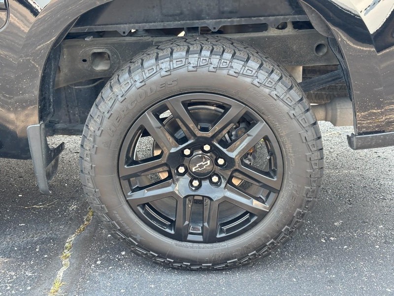 Chevrolet Silverado 1500 LTD Vehicle Image 07
