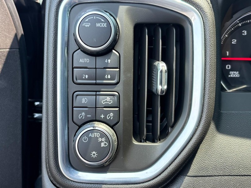 Chevrolet Silverado 1500 LTD Vehicle Image 16