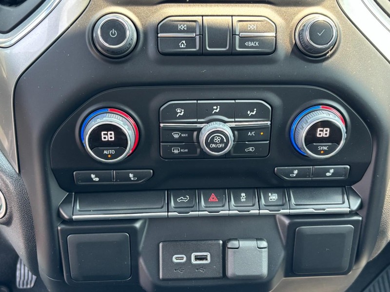 Chevrolet Silverado 1500 LTD Vehicle Image 22
