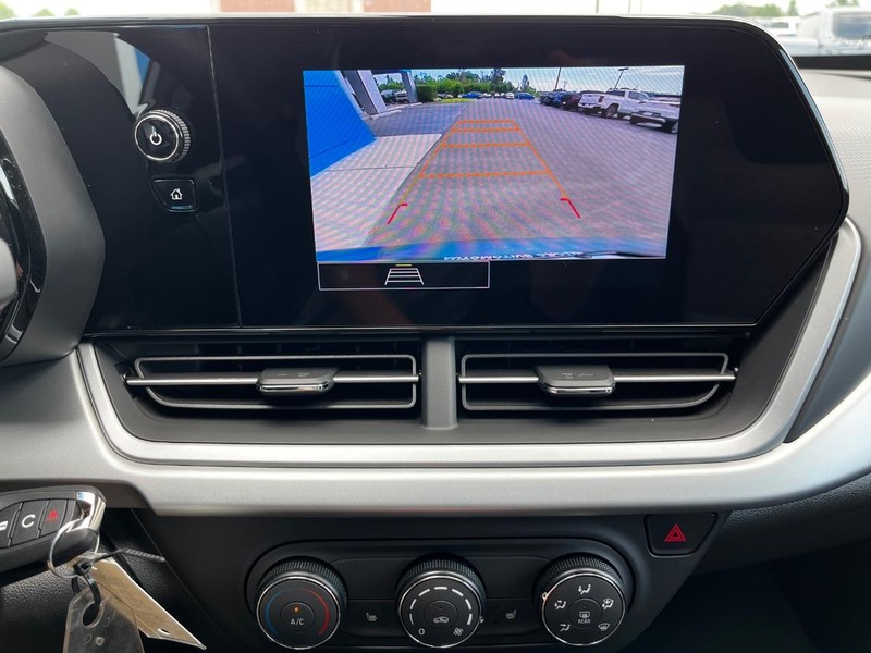 Chevrolet Trax Vehicle Image 16