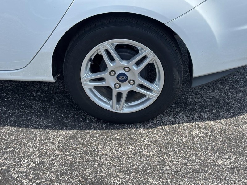 Ford Fiesta Vehicle Image 07