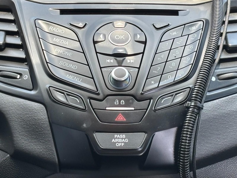 Ford Fiesta Vehicle Image 14