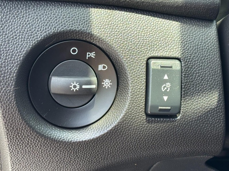 Ford Fiesta Vehicle Image 16