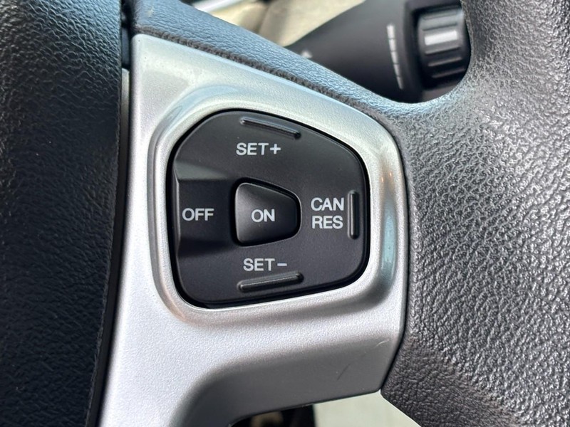 Ford Fiesta Vehicle Image 18