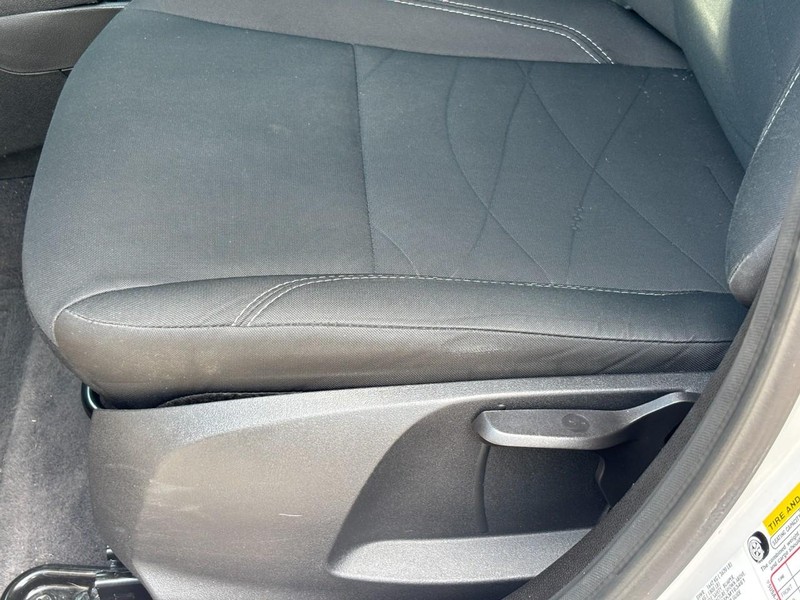 Ford Fiesta Vehicle Image 24