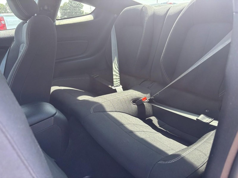 Ford Mustang Vehicle Image 10