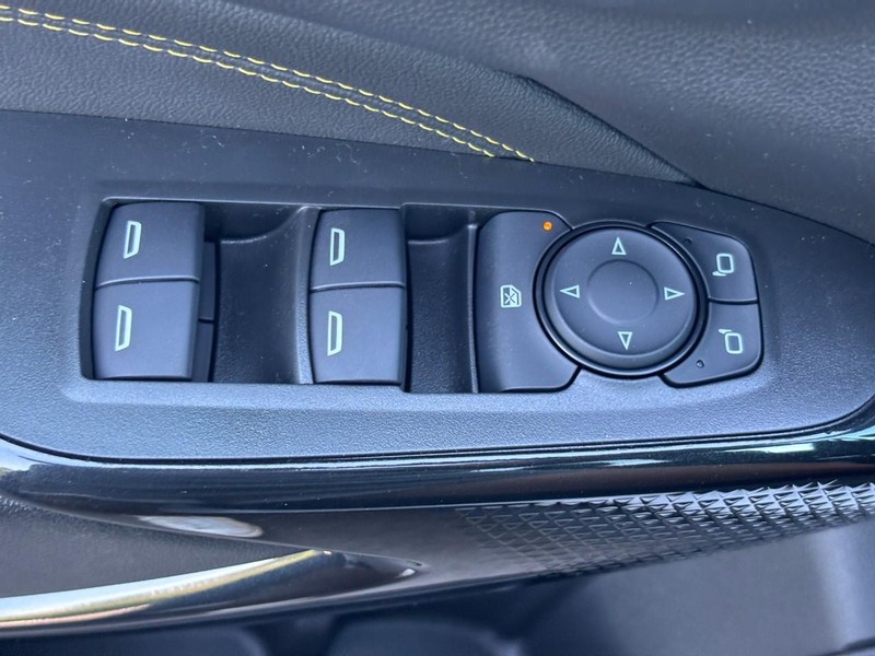 Chevrolet Trax Vehicle Image 18