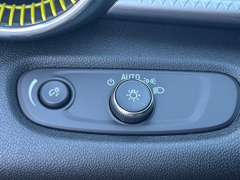 Chevrolet Trax Vehicle Image 11