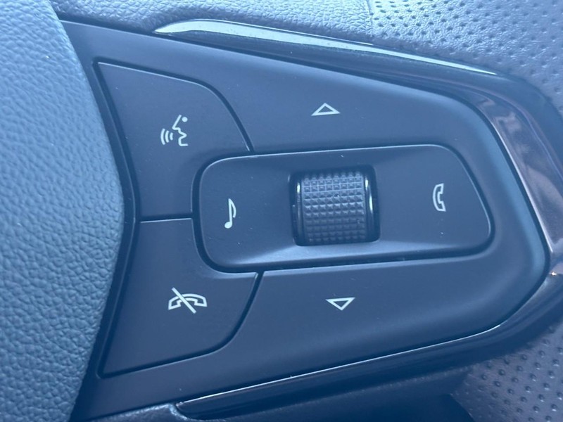 Chevrolet Trax Vehicle Image 13