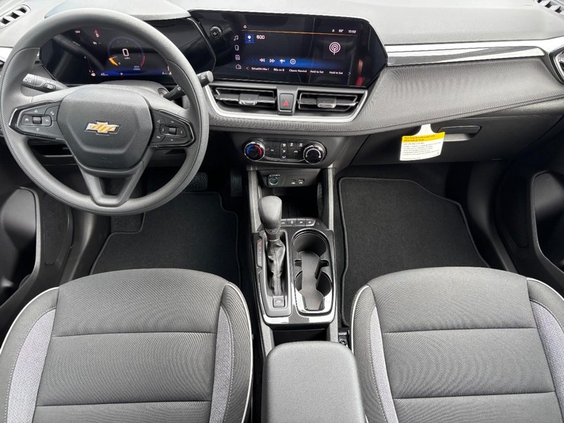 Chevrolet TrailBlazer Vehicle Image 06