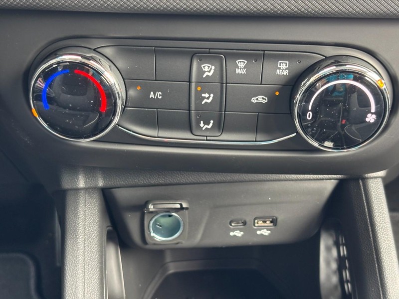 Chevrolet TrailBlazer Vehicle Image 09
